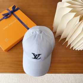 Бейсболка Louis Vuitton Новая бейсболк