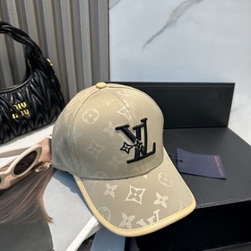 Бейсболка Louis Vuitton Новая бейсболк