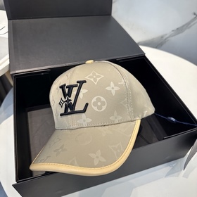 Бейсболка Louis Vuitton Новая бейсболк