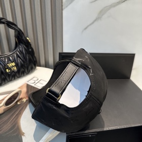 Бейсболка Louis Vuitton Новая бейсболк
