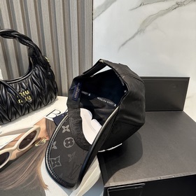 Бейсболка Louis Vuitton Новая бейсболк