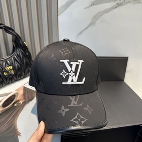 Бейсболка Louis Vuitton Новая бейсболк