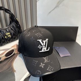 Бейсболка Louis Vuitton Новая бейсболк