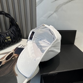 Бейсболка Louis Vuitton Новая бейсболк