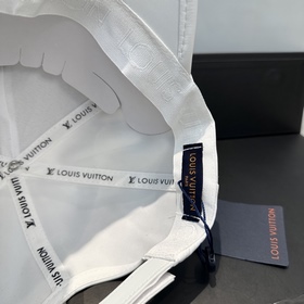 Бейсболка Louis Vuitton Новая бейсболк