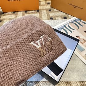 Ассортимент бутика Louis Vuitton, вяза