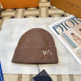 Ассортимент бутика Louis Vuitton, вяза