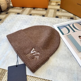 Ассортимент бутика Louis Vuitton, вяза