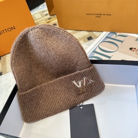 Ассортимент бутика Louis Vuitton, вяза