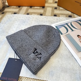 Товары Louis Vuitton, вязаная шерстяна