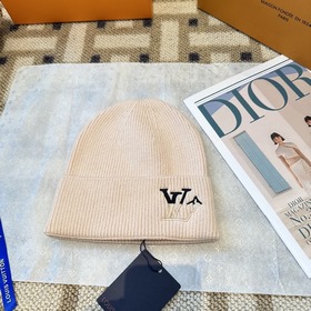 Товары Louis Vuitton, вязаная шерстяна