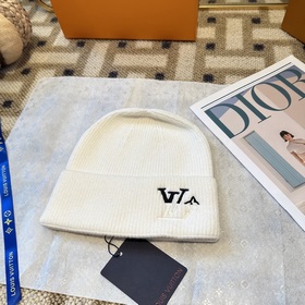 Товары Louis Vuitton, вязаная шерстяна