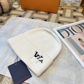 Товары Louis Vuitton, вязаная шерстяна