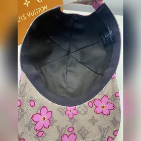 Новое поступление с коробкой и тканевы