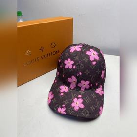 Новое поступление с коробкой и тканевы