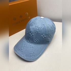 Новое поступление с коробкой и тканевы
