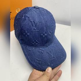 Новая модель с коробкой и тканевым меш