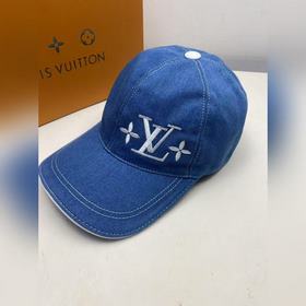 Новое поступление в комплекте с коробк