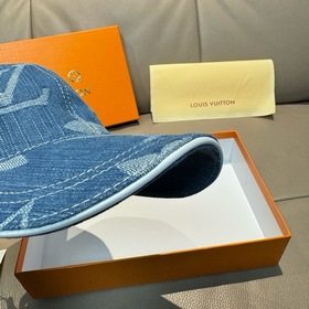 Эта подлинная бейсболка Louis Vuitton,