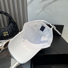Двусторонняя бейсболка Louis Vuitton с
