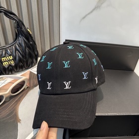 Двусторонняя бейсболка Louis Vuitton с