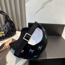 Двусторонняя бейсболка Louis Vuitton с