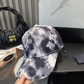 Бейсболка Louis Vuitton LV Новая колле