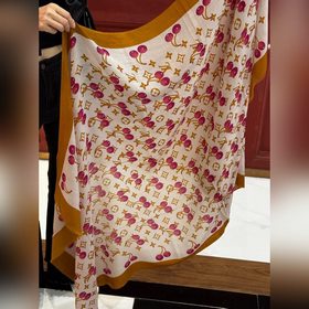 Новинка： квадратный шарф Cherry LV Cas