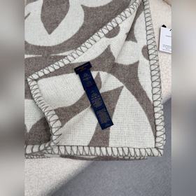 LOUIS VUITTON Женское LV Medallion B