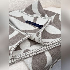 LOUIS VUITTON Женское LV Medallion B