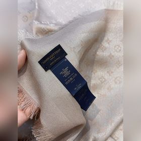 Новый шарф etit Louis украшен жаккардо