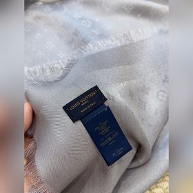 Новый шарф etit Louis украшен жаккардо