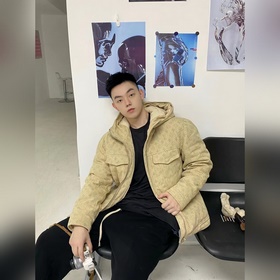 Пуховая куртка Louis Vuitton сохраняет