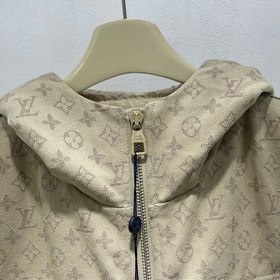 Пуховая куртка Louis Vuitton сохраняет