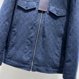 Пуховик Louis Vuitton сохраняет класси
