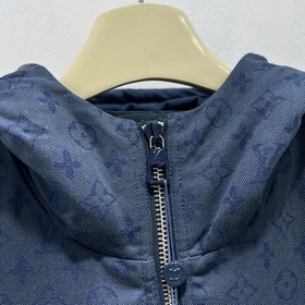 Пуховик Louis Vuitton сохраняет класси