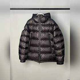 2025 LV x Yayoi Kusama Лимитированная