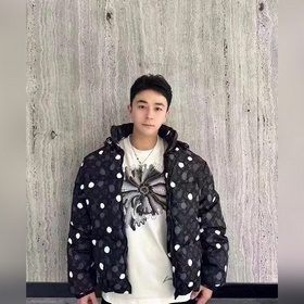 Пуховик Louis Vuitton x Yayoi Kusama P
