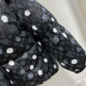 Пуховая куртка Louis Vuitton x Yayoi K
