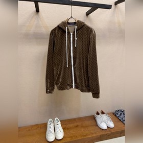 Эксклюзивная новинка Louis Vuitton： ос