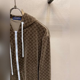 Эксклюзивная новинка Louis Vuitton： ос