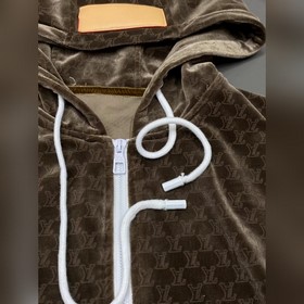 Эксклюзивная новинка Louis Vuitton： ос