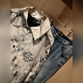 Куртка из новой коллекции Louis Vuitto