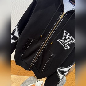 LOUIS VUITTON Вязаный кардиган с моног