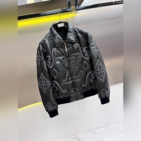 Бренд： Louis Vuitton Материал： кожа 