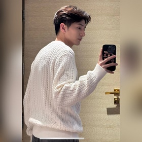 Свитер LOUIS VUITTON с логотипом и узо