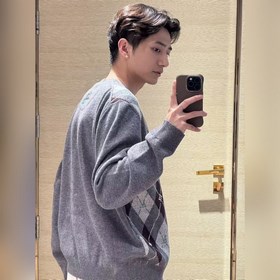 LOUIS VUITTON 26SS Свитер с круглым вы