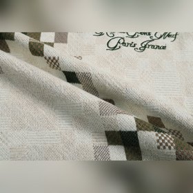 Свитер с камуфляжным узором и круглым 