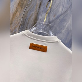 LOUIS VUITTON LV Свитшот с вышитым гра