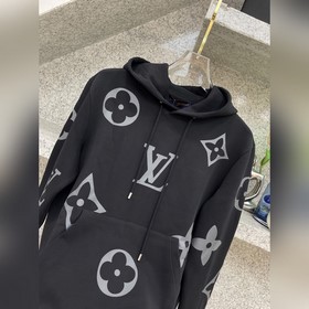 Официальный сайт Louis Vuitton, осенне
